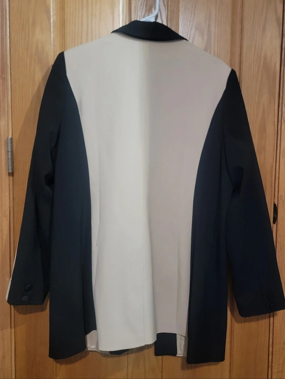 VENUS Black and Cream Double-Breasted Colorblock Blazer (Size XL)
